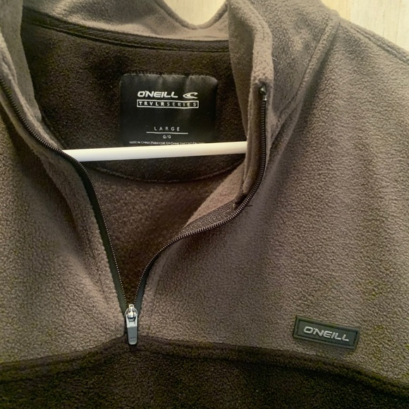 O’Neil pullover. - Picture 2 of 2